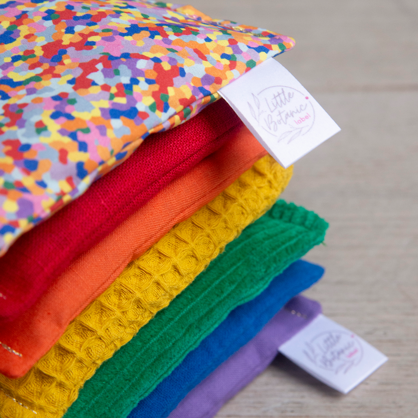 Sensorische pittenzakjes - Regenboog + super confetti- 7 stuks