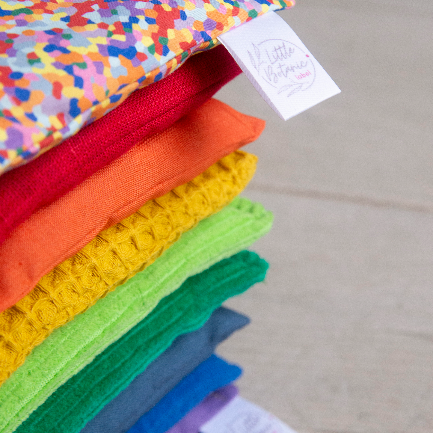Sensorische pittenzakjes - Regenboog 8-delig + super confetti