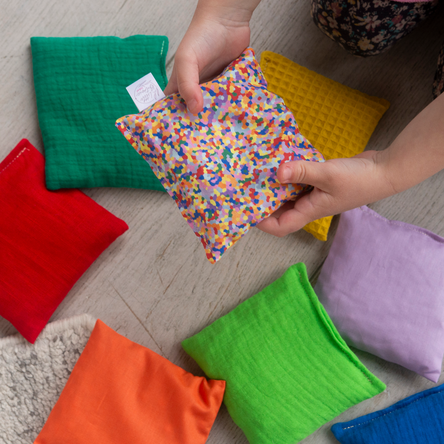 Sensorische pittenzakjes - Regenboog + super confetti- 7 stuks