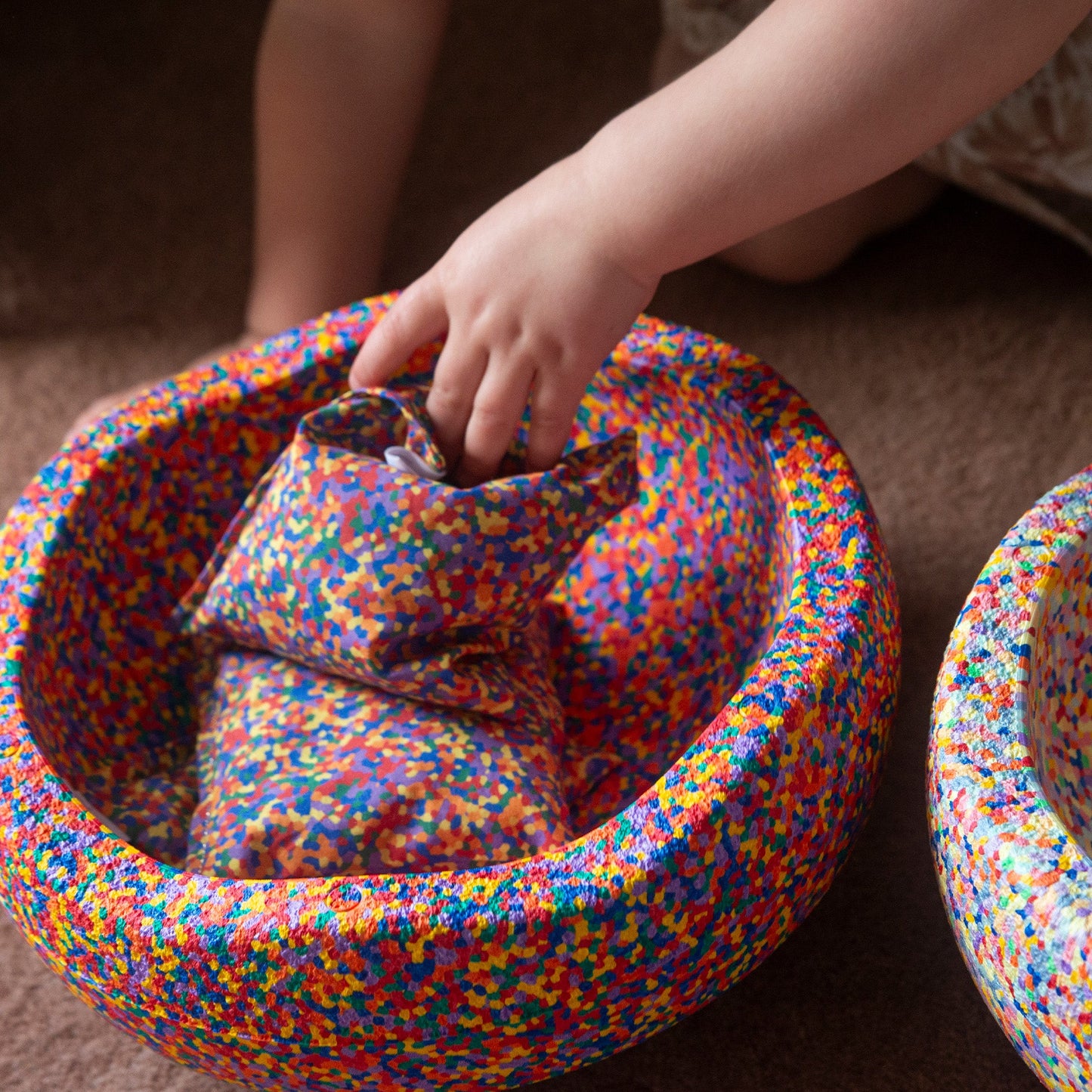 Sensorische pittenzakjes - Regenboog + regenboog confetti - 7 stuks